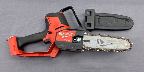 Milwaukee M18 FUEL HATCHET 8" Pruning Saw – Tool Only