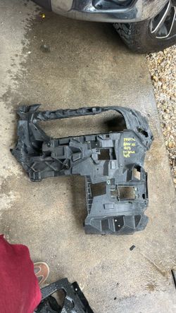 2023-2025 BMW X7 G07 M-Sport Front Left Bumper Inner Bracket OEM