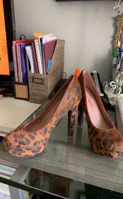 Leopard shoes size 9