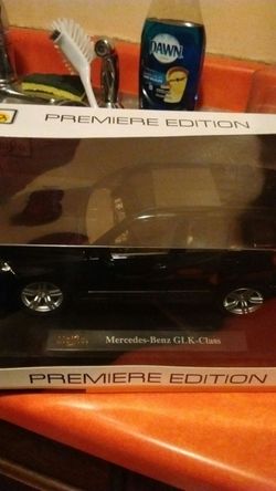 Mereced-Benz GLK Class 1/8