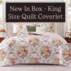 New In Box - KING SIZE Floral Quilt Bedding Cottagecore Bedspread Coverlet 2 Shams
