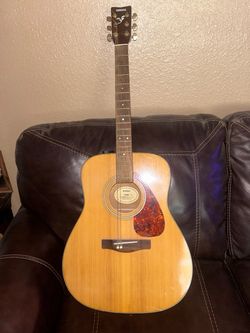 Yamaha F335 Dreadnought Acoustic Guitar
