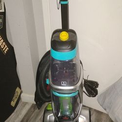 New carpet Cleaner Bissel pro heat revolution pet pro and cleaning solution included