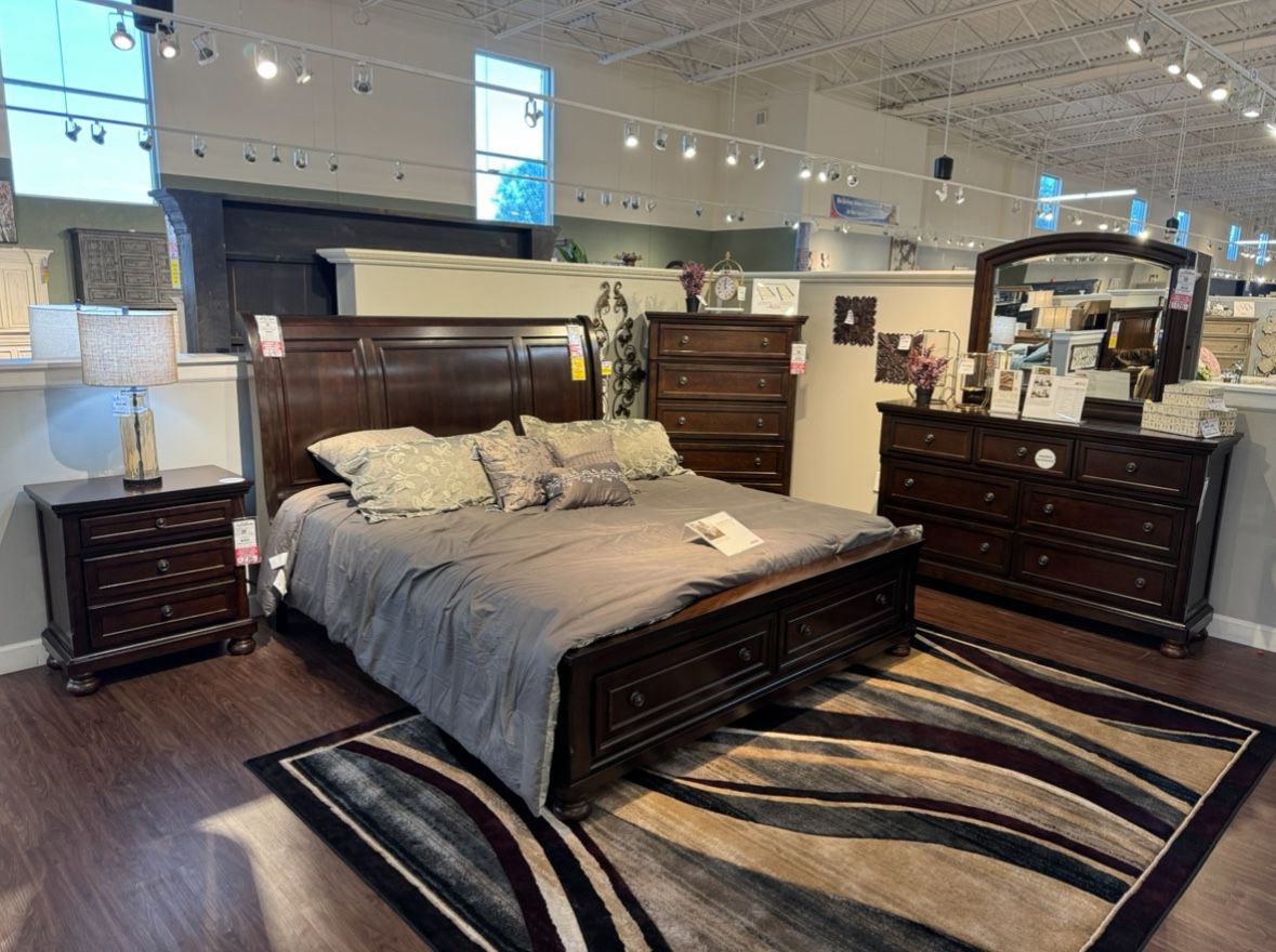 Bedroom Furniture Set (King Size Bed, Dressers, Nightstands, Bookshelf)