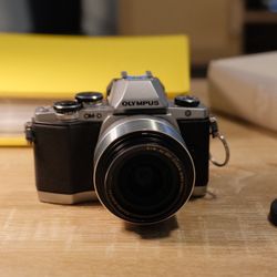 Olympus OM-D Body + Lens