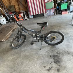 Hyper Bike kids mountain bike