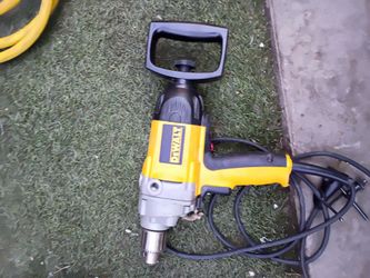Dewalt 9 amp 1/2 in spade handle drill