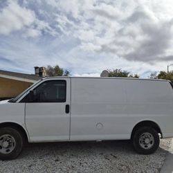 2009 Chevrolet Express Cargo Van
