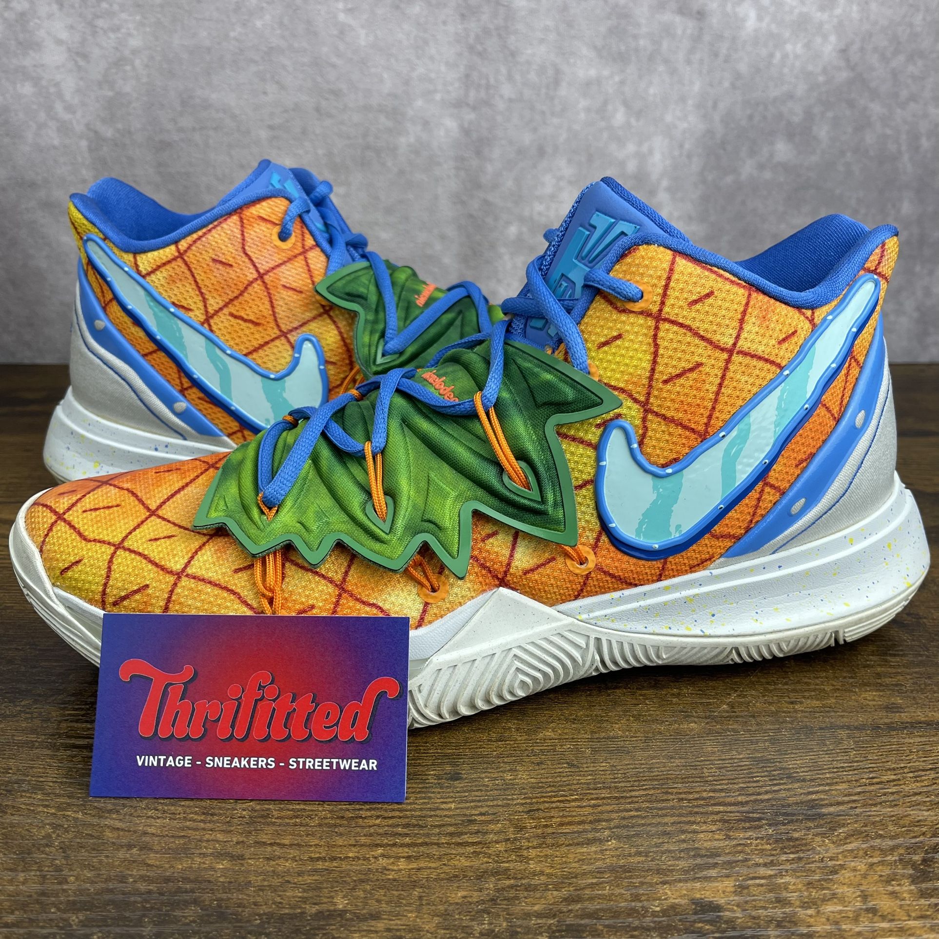 Nike SpongeBob SquarePants x Kyrie Pineapple House Size 11