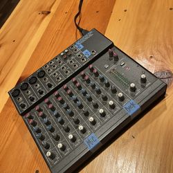 Mackie Mixer