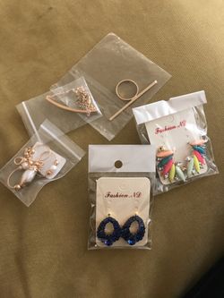 Set of 2 earings 1 ring and 2 Anklets $3 total