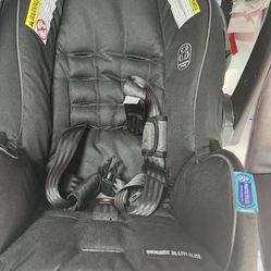 Graco Snugride 35 Lite Elite Car seat 