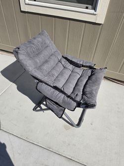 Folding Padded Lounge Chair Gray