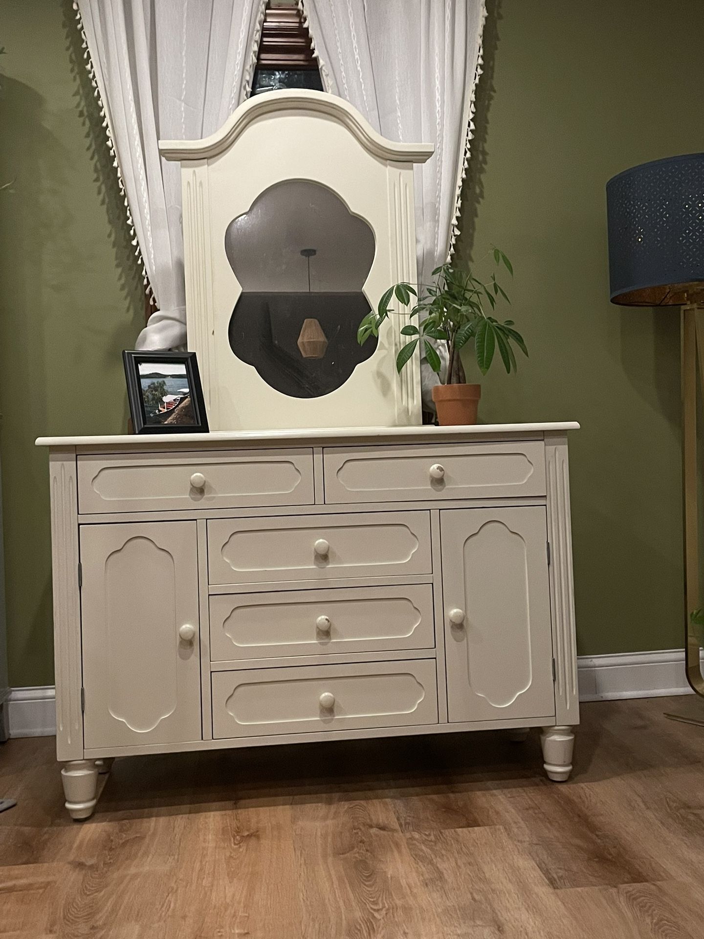 Vintage Cream Dresser with Mirror - Solid Wood