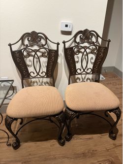 2 dinning room chairs