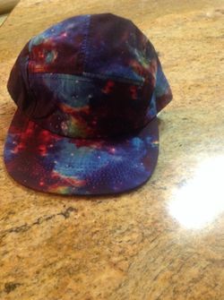 Snap back hat
