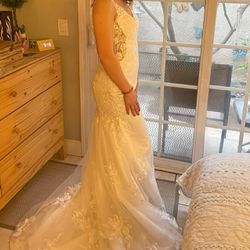 Beautiful Ivory Wedding Dress -NEW