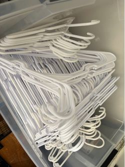 Box with 100 hangers