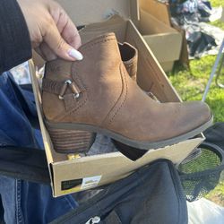 Teva Women’s Boots 