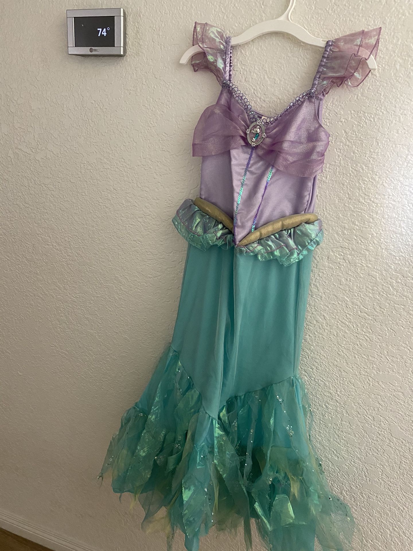 Disney store Ariel Mermaid Halloween Costume size 7/8