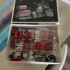 Model - Motorcycle - 1/10 Scale - Classic Big Twin 80