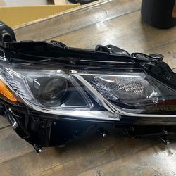 18-24 Toyota Camry LE SE Headlight Right Passenger Sides