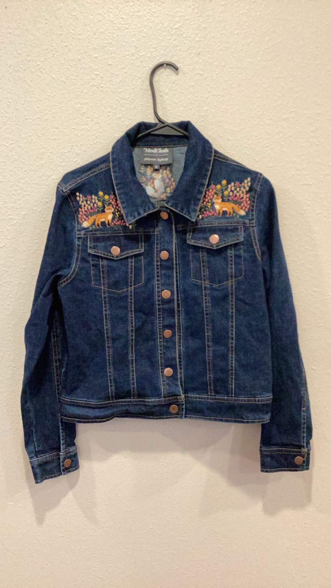 🦊 ModCloth Embroidered Denim Jacket – Fox & Floral Design – Size 10 (Fits Small/Medium) 🦊