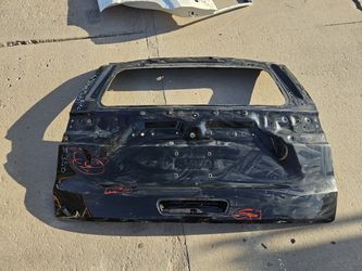 Chevy Tahoe suburban gmc Yukon tailgate Oem