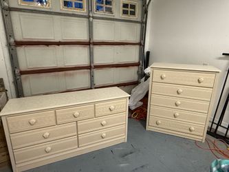 Dressers & Nightstand Set