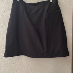 Lucy Tech Skirt  Size 8 