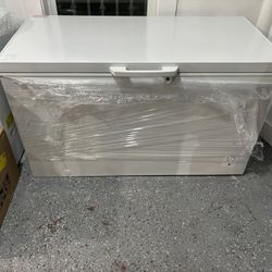 New Chest Freezer For Parts Or Fixing 