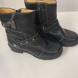 Milwaukee Motorcycle Clothing Co Women’s Leather Delusion Ankle Zip Boots Sz 8.5, Black