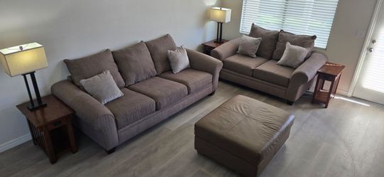 THE ENTIRE FURNITURE SET! VERY NICE!!