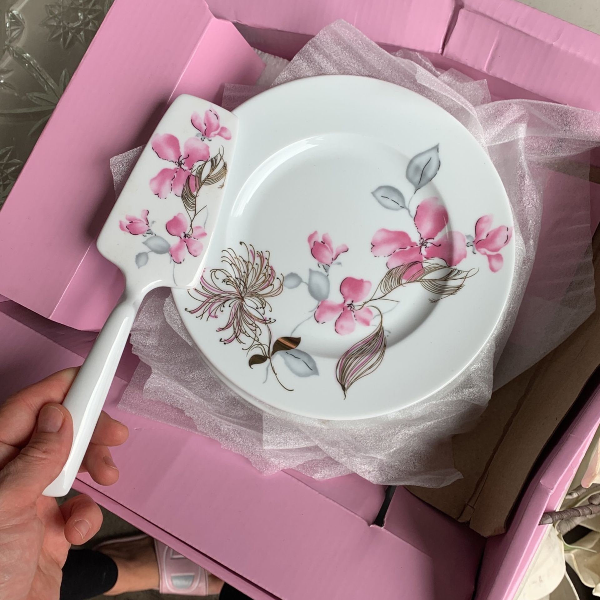 Porcelain 8 Piece Cake Set
