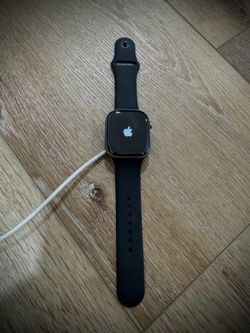 Apple Watch Series 11 (46mm) – Space Gray Aluminum – Black Sport Band – Excellent Condition