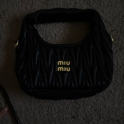 Black Purse 