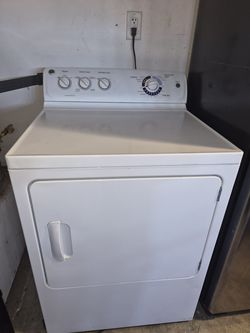 Dryer-Used/ GE 7.0 CU FT Capacity Dura Drum Gas Dryer Model GTDP220GF4WW.