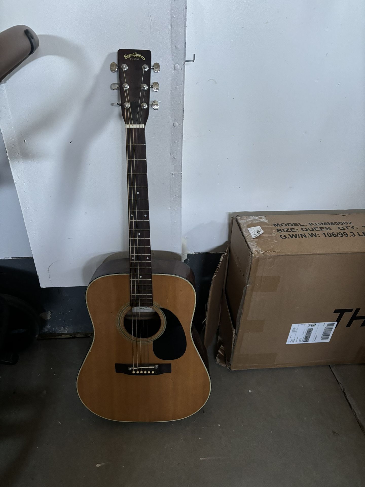 Sigma Guitar est 1970
