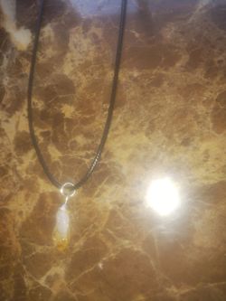 GET BEAUTIFUL/FEMININE NECKLACE NOW!!!
