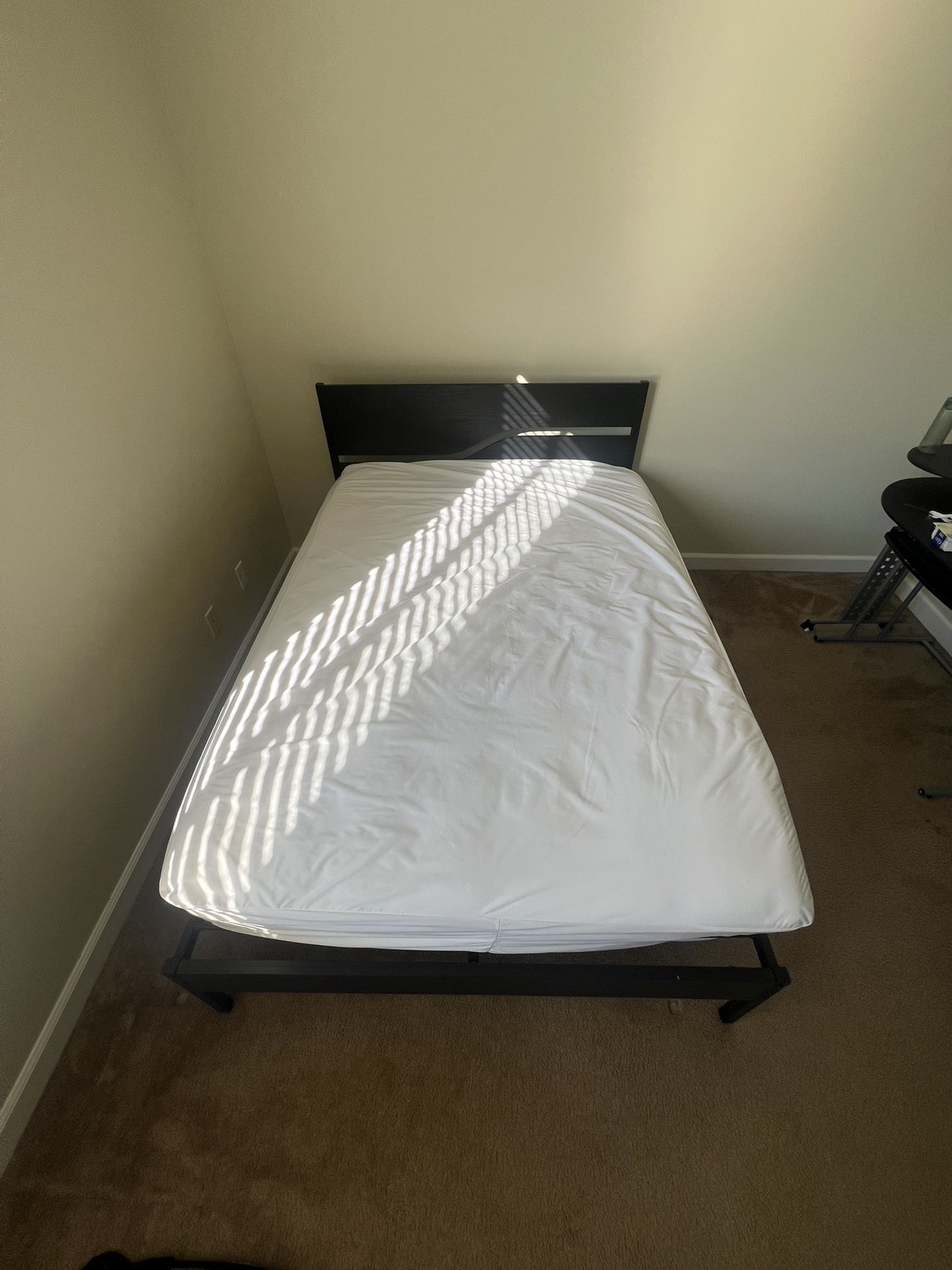 Full Size Memory Foam Mattress With Frame