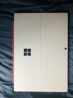 Surface pro 4 no pen (i7, 8gb ram,256 solid state drive)