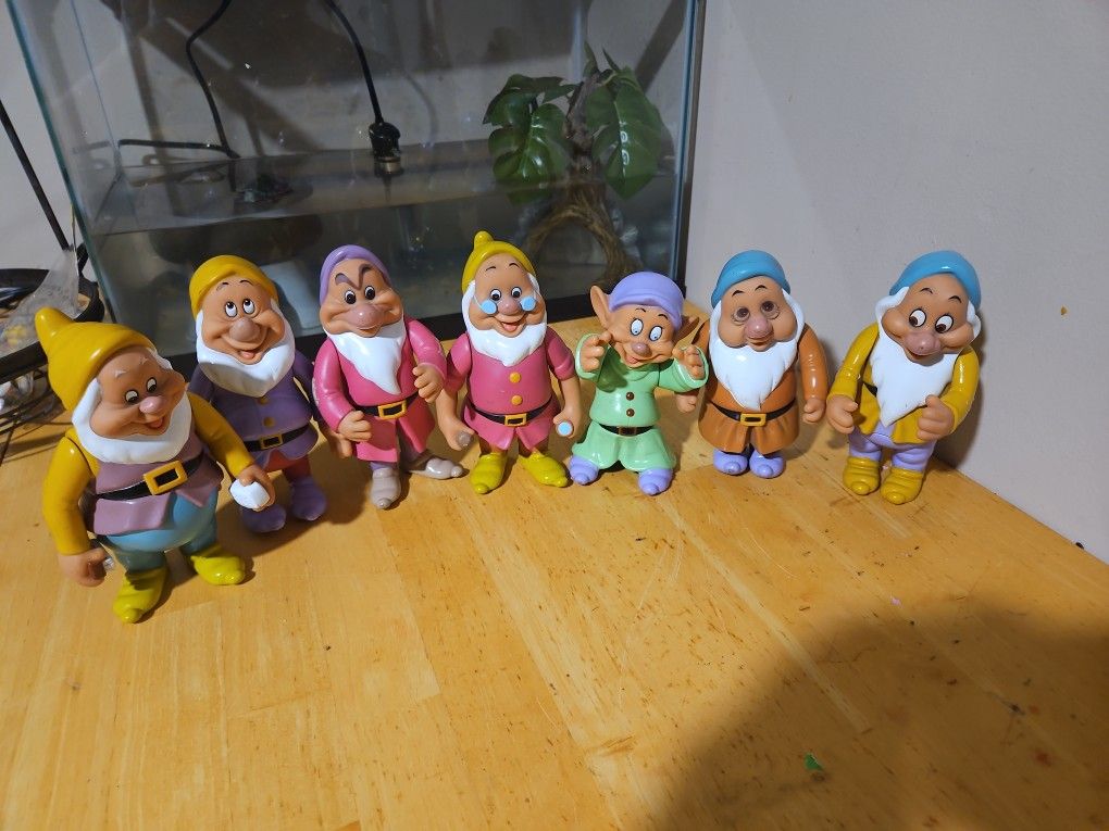 Disney Snow White Seven Dwarfs