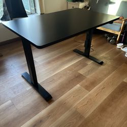 Black Standing Up/Sit Down Desk 