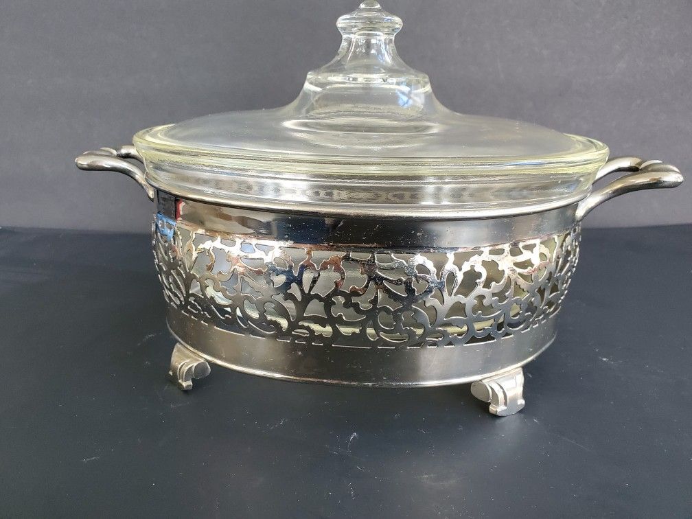 Art Deco Pyrex in Silver Carrier