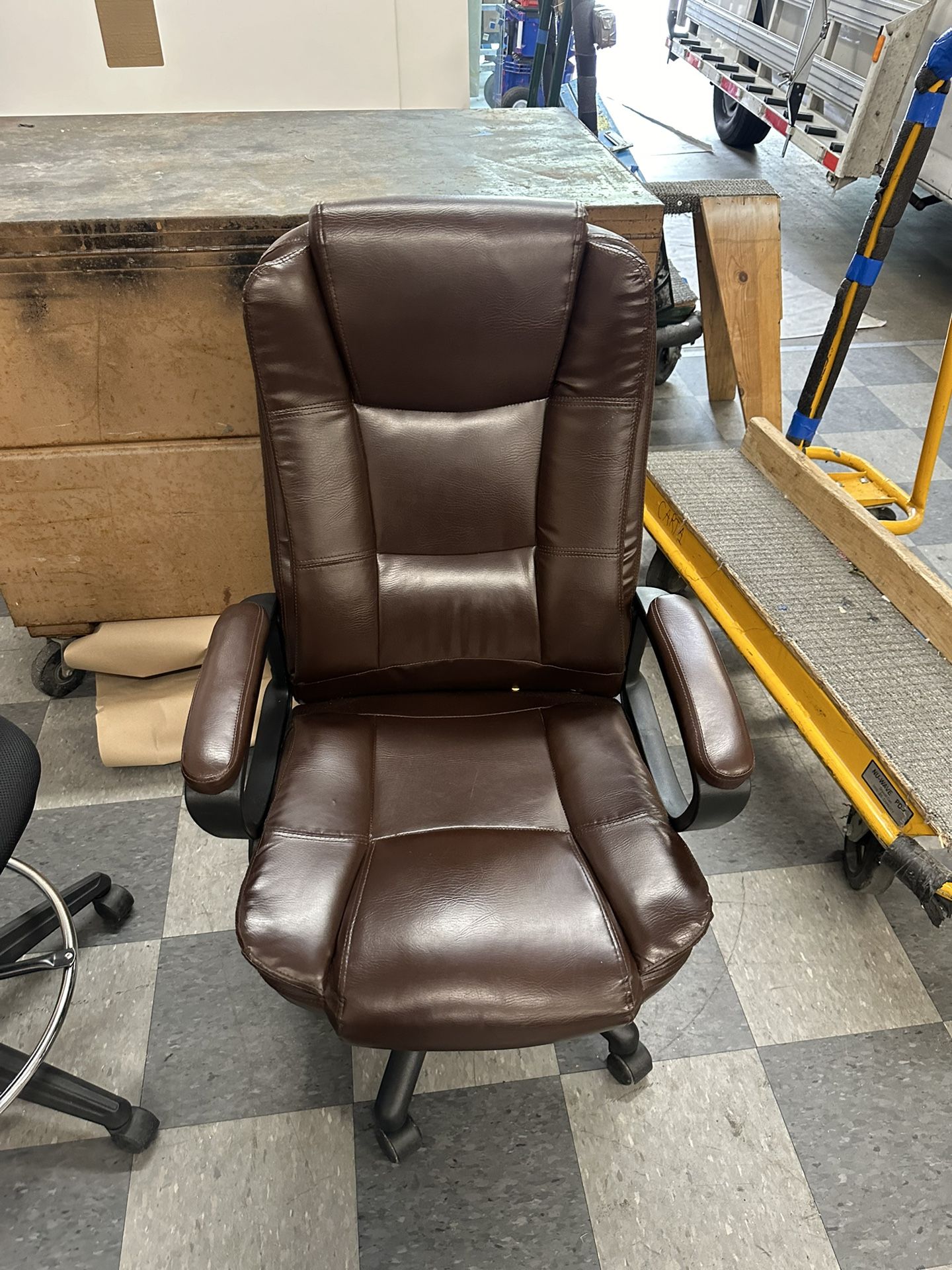Brown chair 