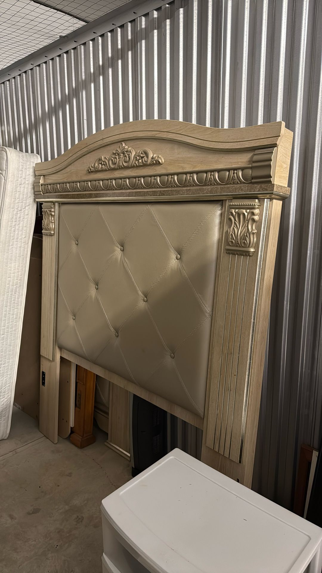 FREE Furniture Sets MUST GO NOW