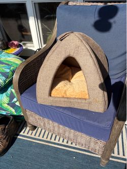 Dog bed for small dog.  Never used.  $10 ($19.99 new)