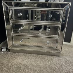 Mirrored Dressers – Matching Set