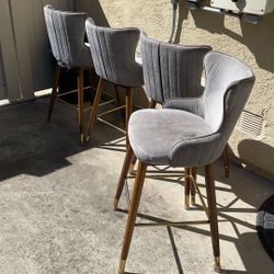 4 Barstools 
