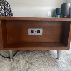 2 Rocking Chairs And Coffee Table